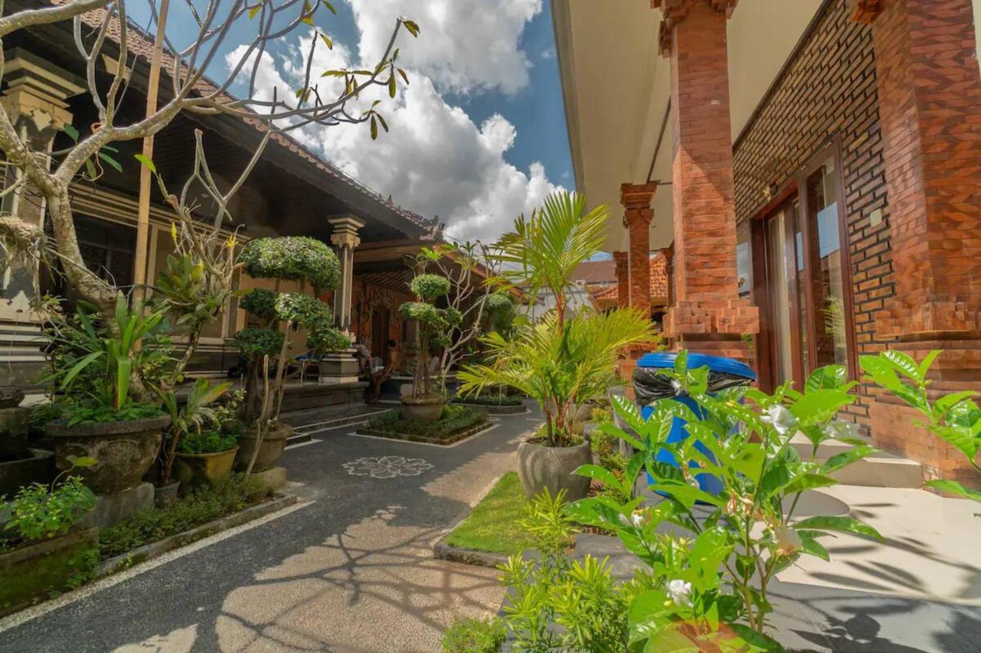 Pondok Lulik Homestay Canggu Екстериор снимка