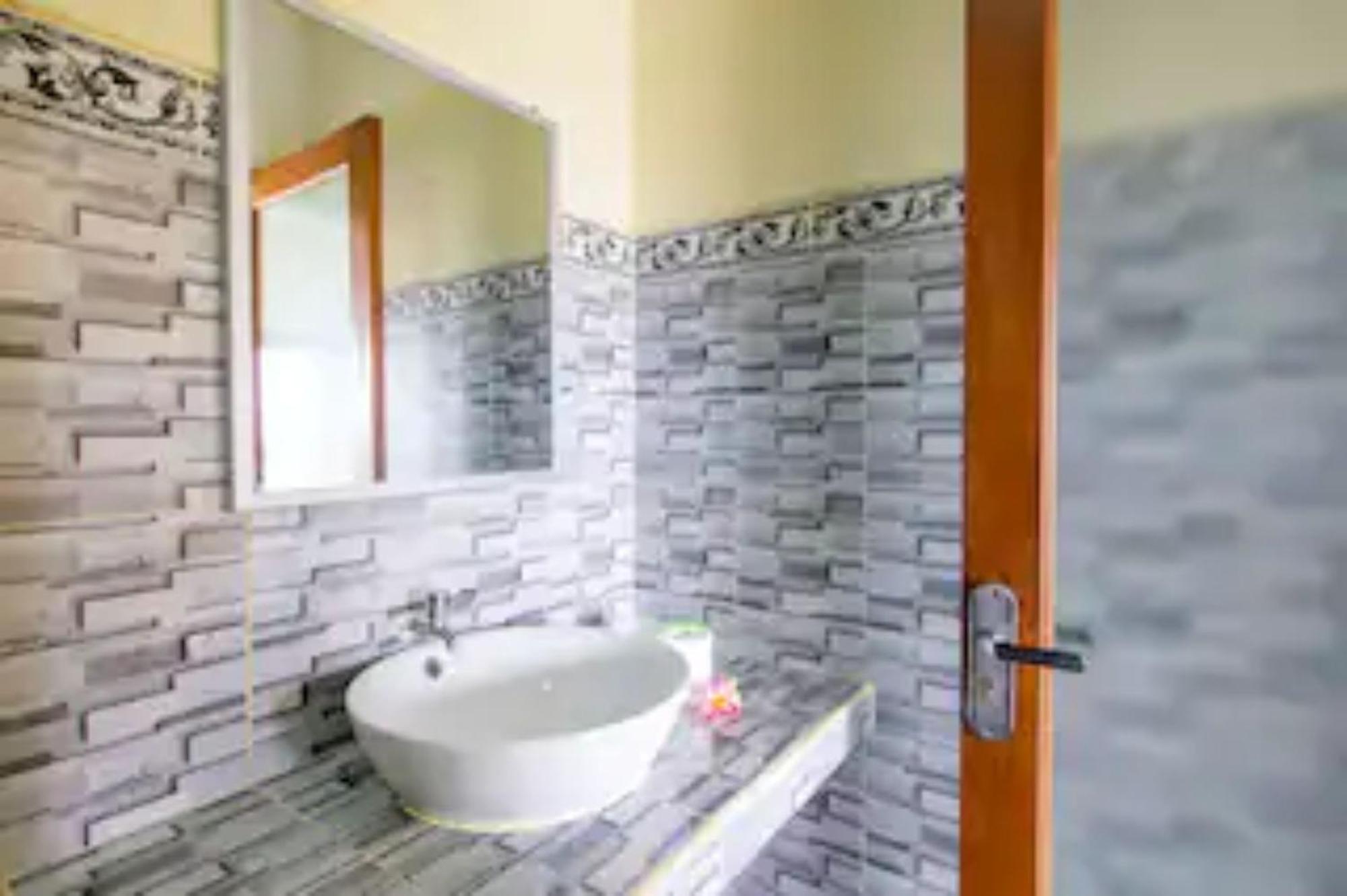 Pondok Lulik Homestay Canggu Екстериор снимка